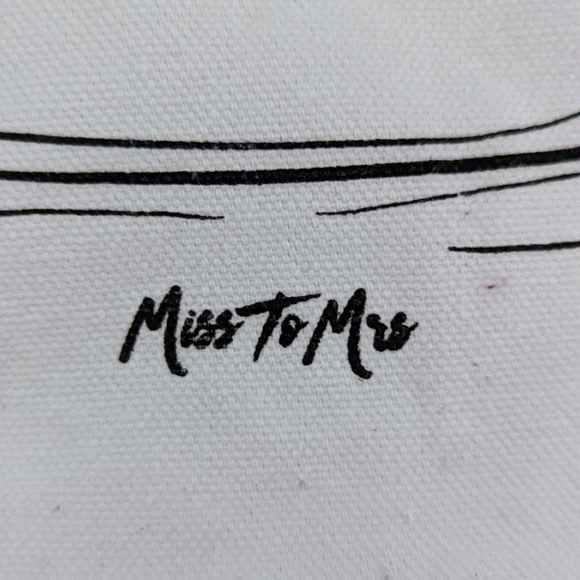 Just Married Sun hat and Honeymoon Vibes Bag From Miss to Mrs. - Picture 5 of 9